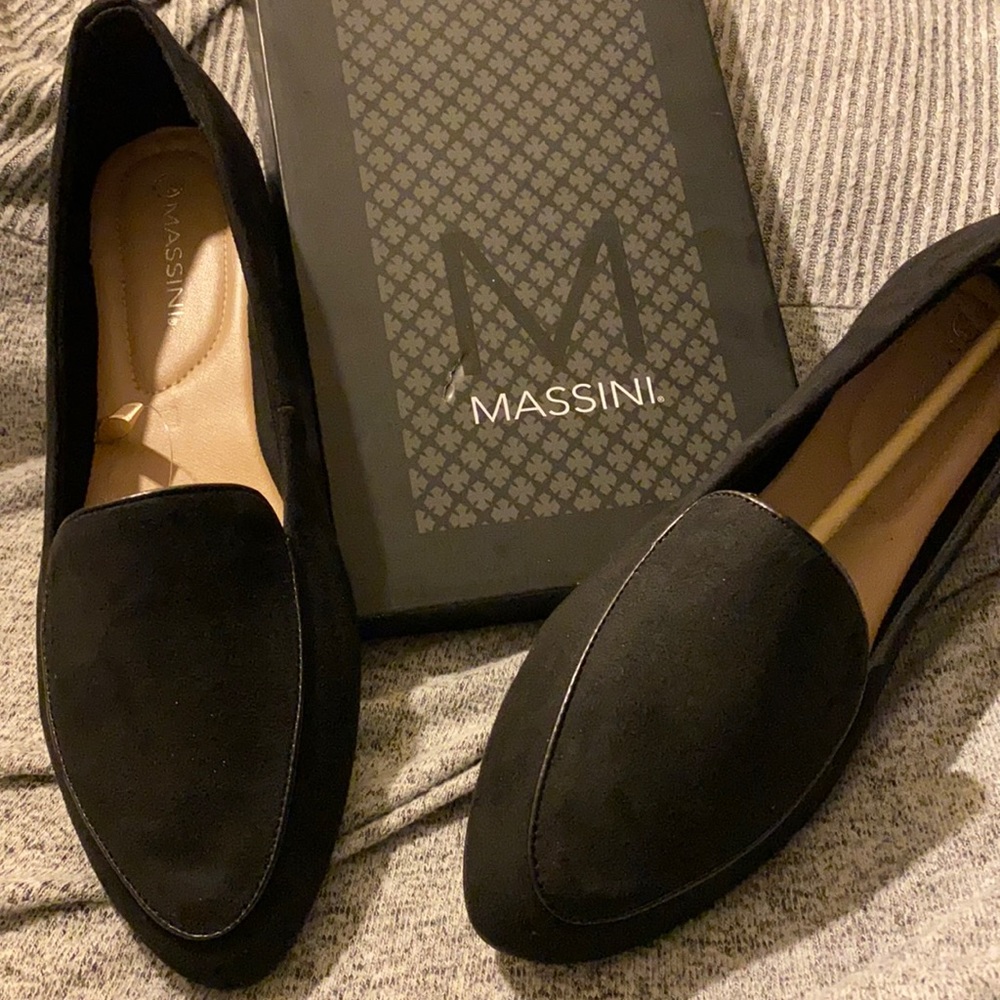 NWT Massini Black suede slip on flats. Size 9.5